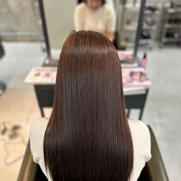 【もう、うねりに悩まない】経験・知識豊富なStylistによる毛髪診断から髪に合ったベストを選択。|ATENA AVEDA 広島三越店