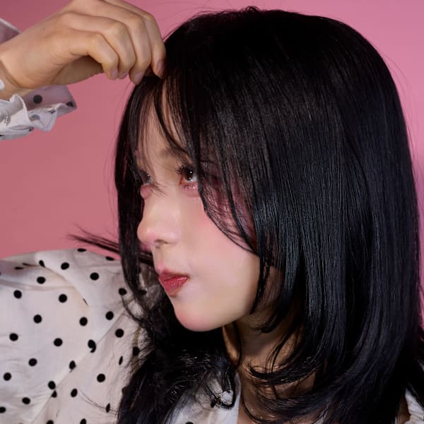 前髪で印象が変わる大人女性の似合わせカット｜顔周りレイヤー×髪質改善で叶える大人可愛いトレンドヘア|UNE ATTACHE