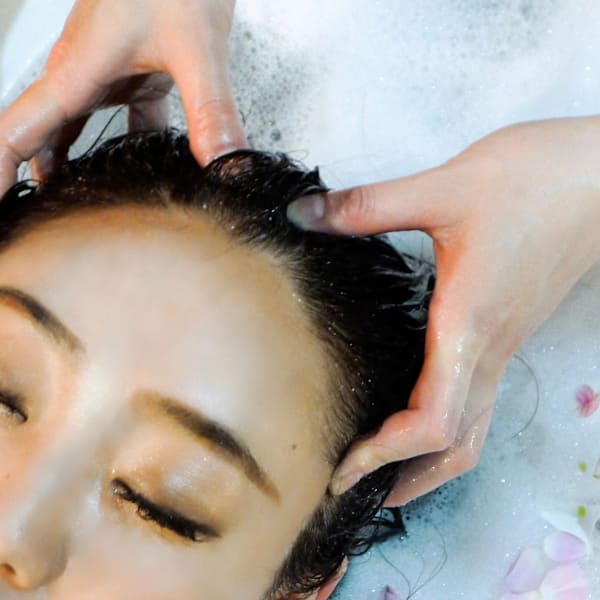新宿南口でReal Organic Beautyを体験◎エッセンシャルオイルの香りに包まれる体験|Organic Hair Salon Marrows【マロウズ】