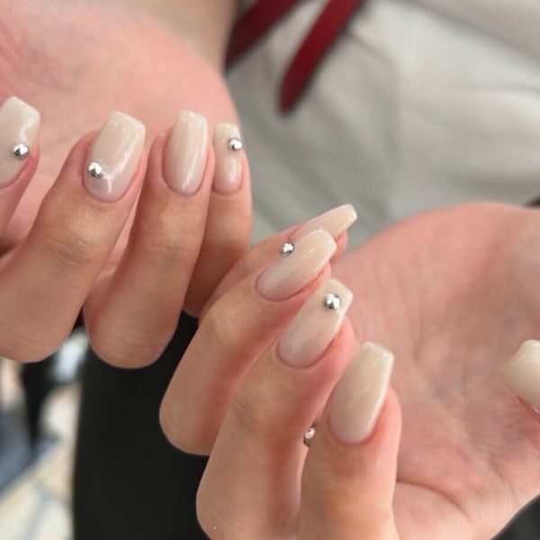 シンプルでもお洒落に♪トレンドを取り入れ周りと差をつける◎自爪を削らないパラジェル使用♪春日/大野城|chipie nail