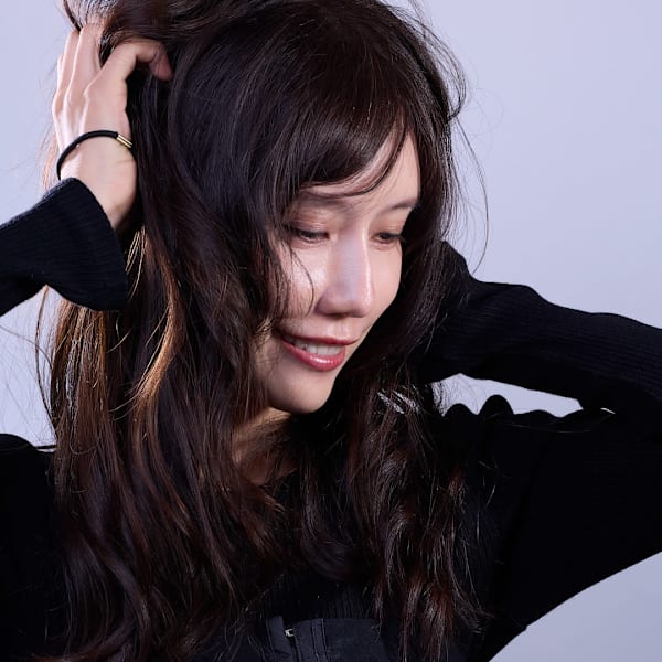 大人可愛い私らしさを引き出し、柔らかな揺らぎを生む髪質改善を実現します。|UNE ATTACHE