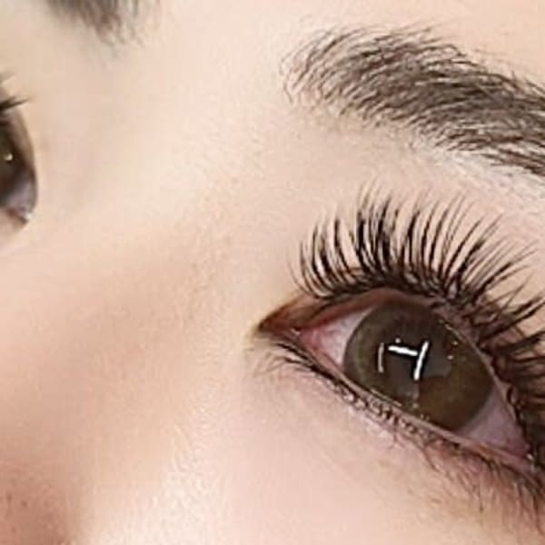 高い持続力◎しっかりとした存在感！volume◎【LEDダブルフラットラッシュ】|ミニョン アイラッシュデザインサロン北花田店