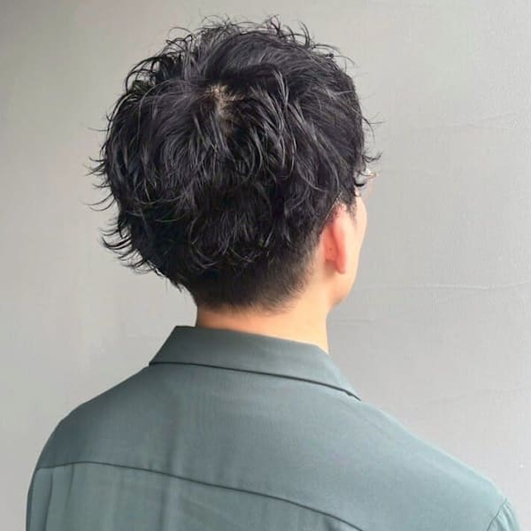 トレンド垢抜けメンズStyleが高評価◎クセを活かしたメンズカットやメンズパーマ、眉カットで印象UP|NAKAO COIFFURE