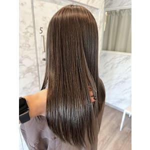 アディクシーカラーとアドミオカラーで透明感のあるツヤ髪へ
