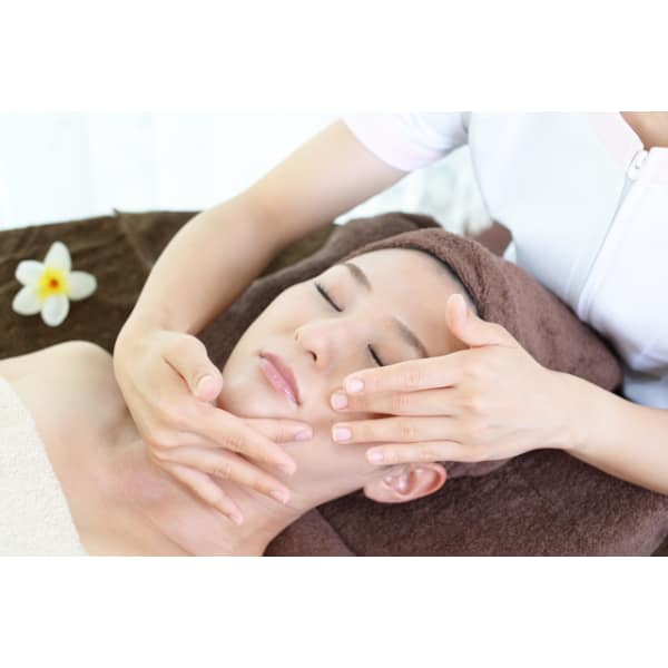 肌質改善！肌別泥んこパックとプラセンタマスク70分フェイシャルコース！ヘッドマッサージ付き