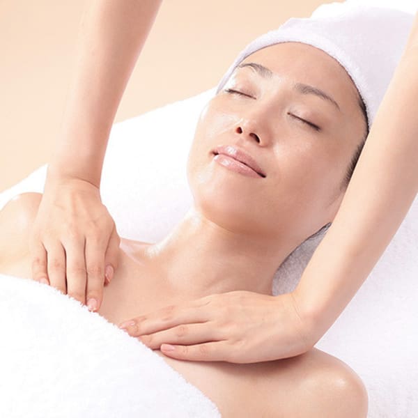 エイジングケアコース(イルネージュ使用)　¥9900→￥4400