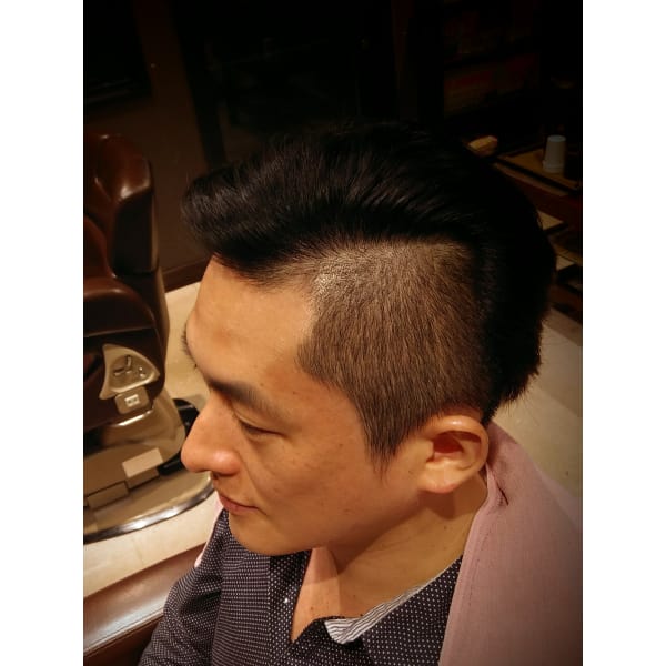 《男性専用》メンズカット(シェービング、眉カット、シャンプー、ブロー付き)+頭皮と髪のトリートメント