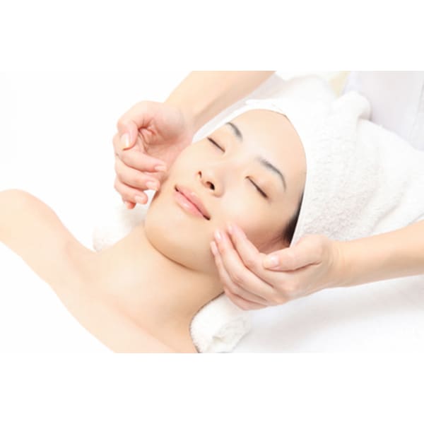 プルプル美肌に☆フェイシャル～デコルテコース　 顔～肩　60分　5980
