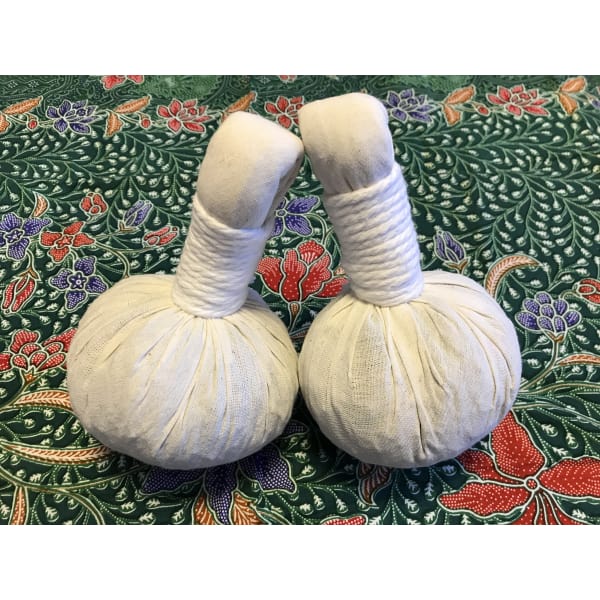 【ご新規様限定】ハーブボール&タイ古式マッサージ120分