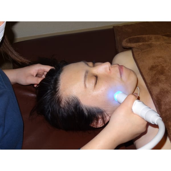 【話題沸騰】小顔+整顔+骨盤+猫背矯正60分　￥12,000⇒￥6,500　