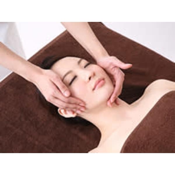 姿勢チェック・骨盤矯正・美容（小顔・整顔）調整＆フェイシャル（100分）