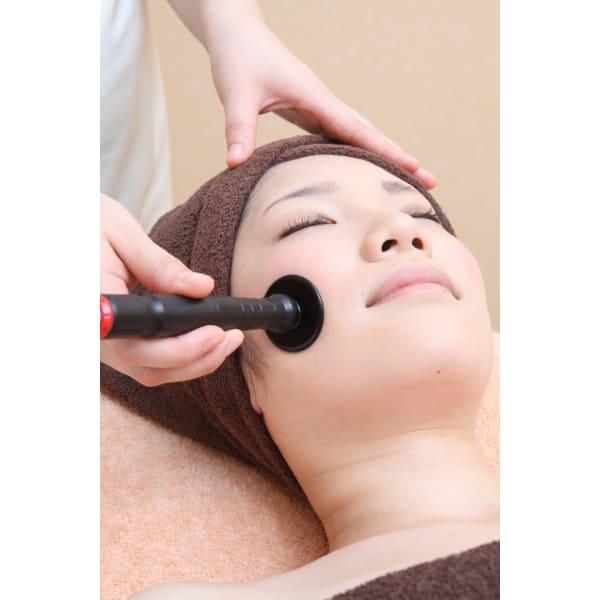 凝り&浮腫み改善スッキリ小顔★温熱ラジオ派フェイシャル