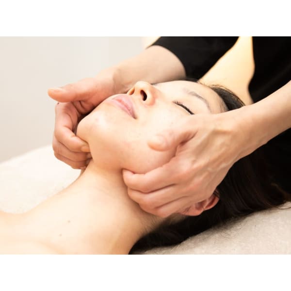 【小顔60】小顔×頭矯正×上半身集中リンパ整体 60分 7,700円