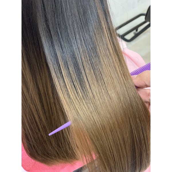 【髪にギュっと栄養を】髪質改善カラーエステ+カット ¥16500円