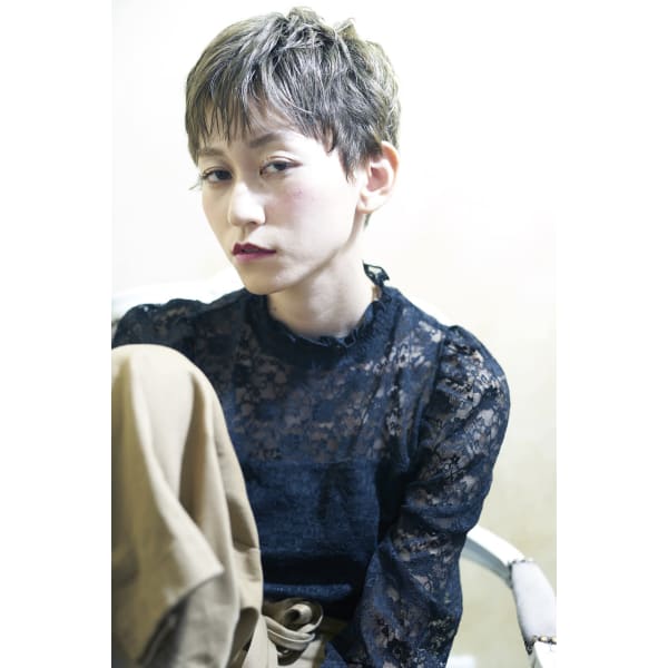 透明感抜群☆グロスイルミナアディクシーカラー+カット+マイクロバブルケア¥10900