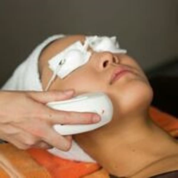 【美肌光フェイシャル】 光シャワートリートメント