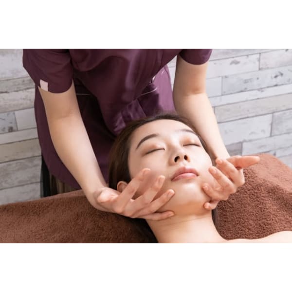 小顔矯正専門店 シンメトリー梅田 コガオキョウセイセンモンテン シンメトリーウメダ の予約 サロン情報 エステサロンを予約するなら楽天ビューティ