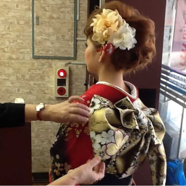 ＜朝7時半予約＞結婚式列席 　振袖着付＋メイク+アップスタイルセット