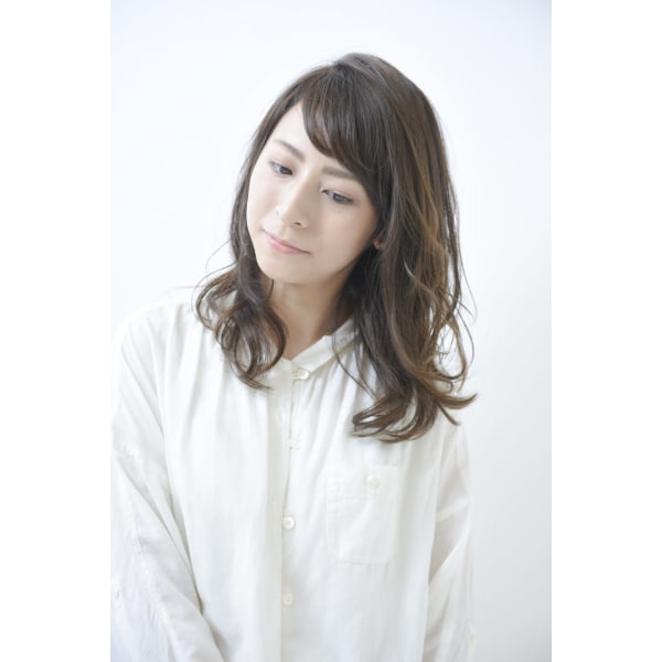 【全員】潤つやカラー＋カット＋エミームトリートメント