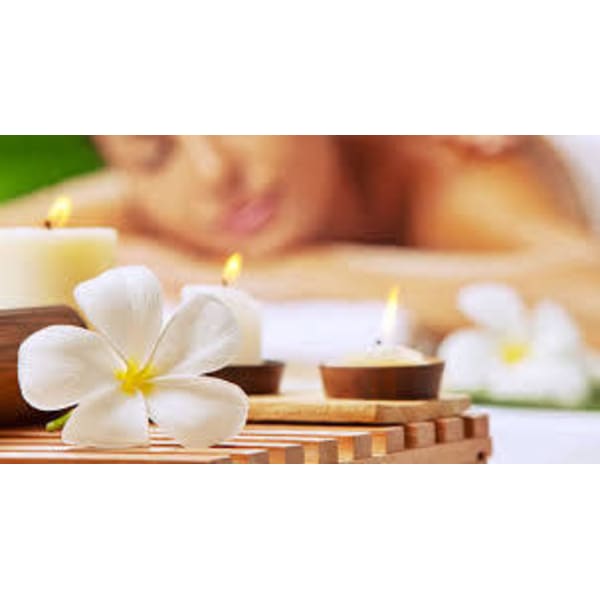 全身贅沢フルコース　☆ゆっくりとしたBGMにアロマの香りで至福の時間・・３時間♪　￥15,000