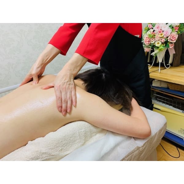 全身アロマオイルリンパマッサージ（90分）