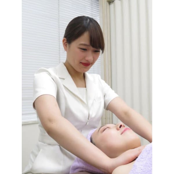 ☆感動の声多数☆悩んだらこれ結果重視・小顔+美白+毛穴ツルツル魔法のエステ