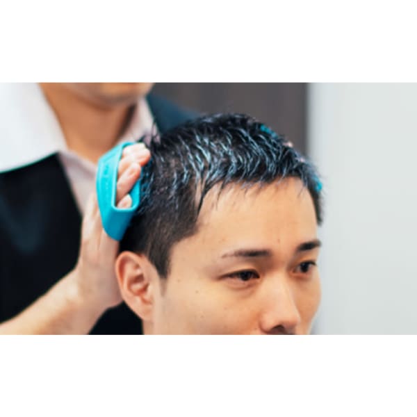 後日【825円】相当ポイントバック/【初回】平日限定 カット・頭皮ケアコース ※系列店含む初めてのご来店に限ります