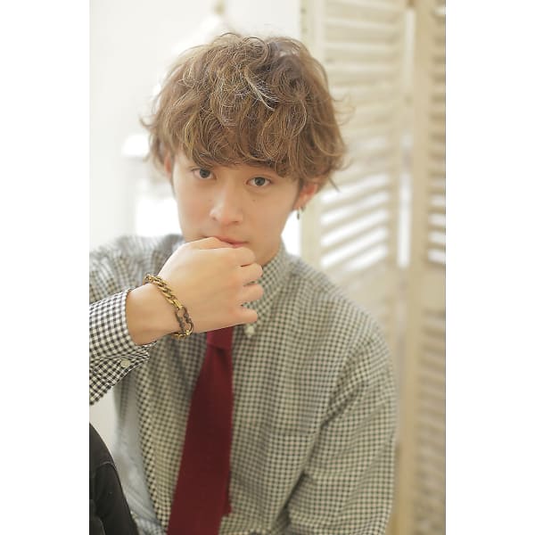 【男性のお客様】トップスタイリストカット+Wカラー ¥10000