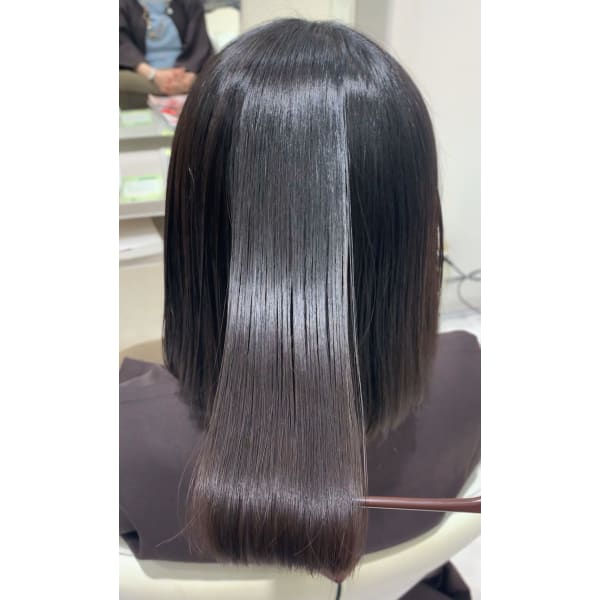 『美髪矯正』プレミアムストレート【仕上がり　TOPページにbeforAfter 掲載】