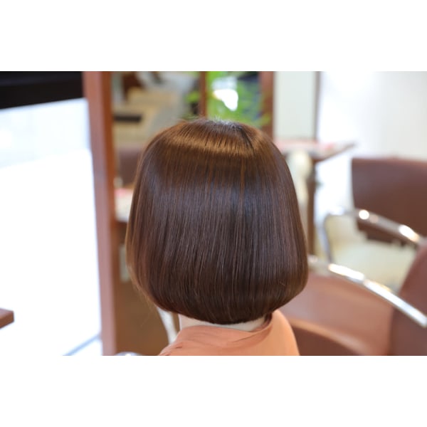 仕上がりが自然できれいな縮毛矯正＋カット