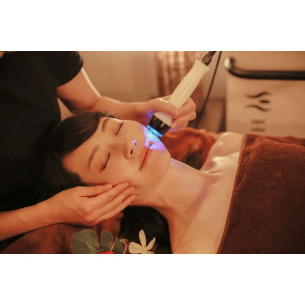 【美人コース】人気ハイパー小顔＋デコルテ＋首リンパ計 60分