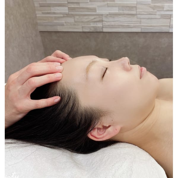 【彫脳ヘッドセラピー】定価￥5500　首肩の楽さが違うと評判です！