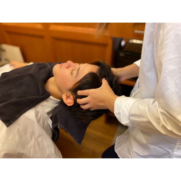 【Y'SカットコースA】カットコース（ミストシェービング付き）＋選べるお顔or頭のマッサージ！！