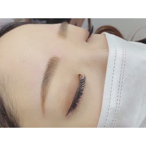 【初回】アイブロウWAX脱毛(眉ケアトーリトメント込)  ￥6000→￥5400