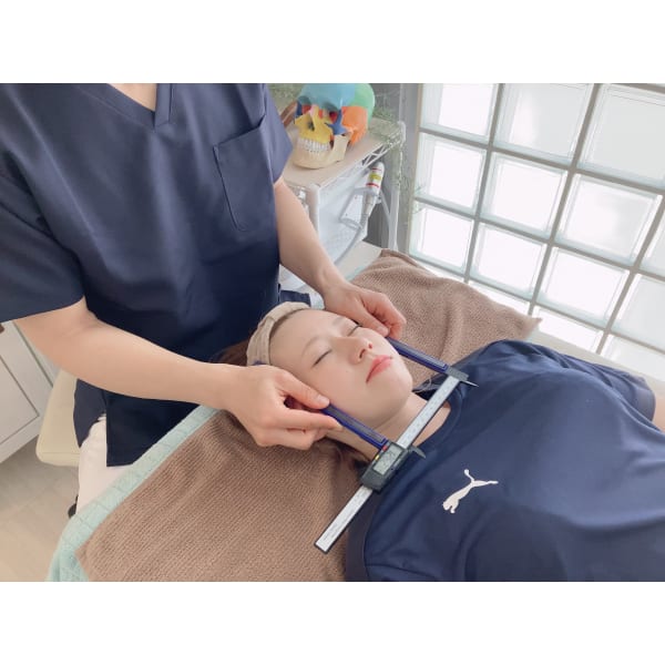 大人気★ 徹底小顔矯正 首頭蓋骨矯正付き