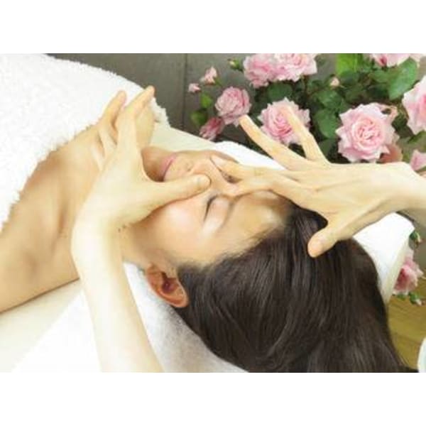 【鼻の形を小さくしたい方】隆鼻矯正+輪郭・小顔矯正40分( 所要時間90分目安) ￥9900