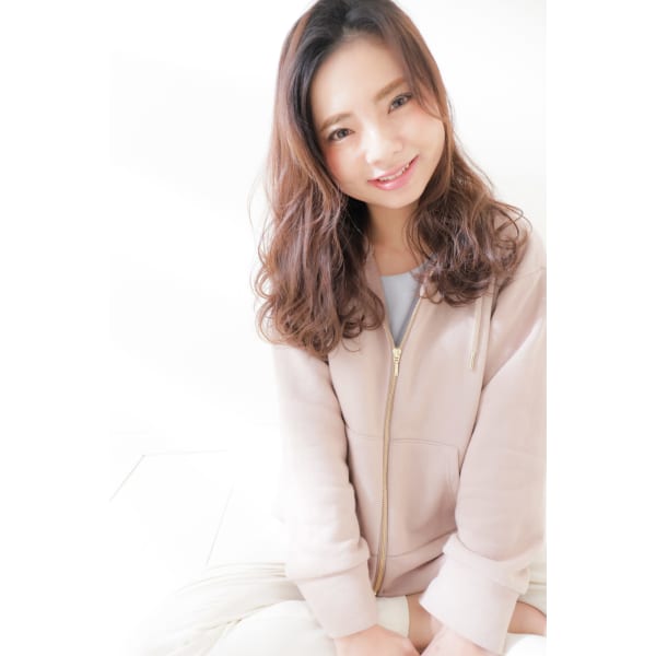 【美髪再生フルコース】髪のパサつきを抑え、しっとりと潤い髪で、サラサラ艶々に仕上げます。