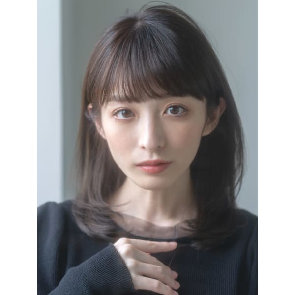 しっとり艶やか暗髪丸みミディアム