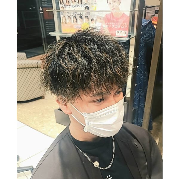 【トレンドスタイル】カット+ツイストパーマ ¥11000