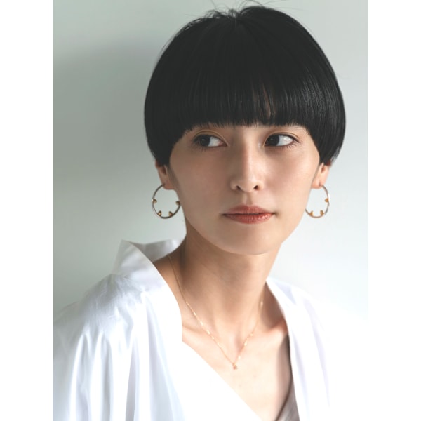ぱっつん前髪のピクシーカット