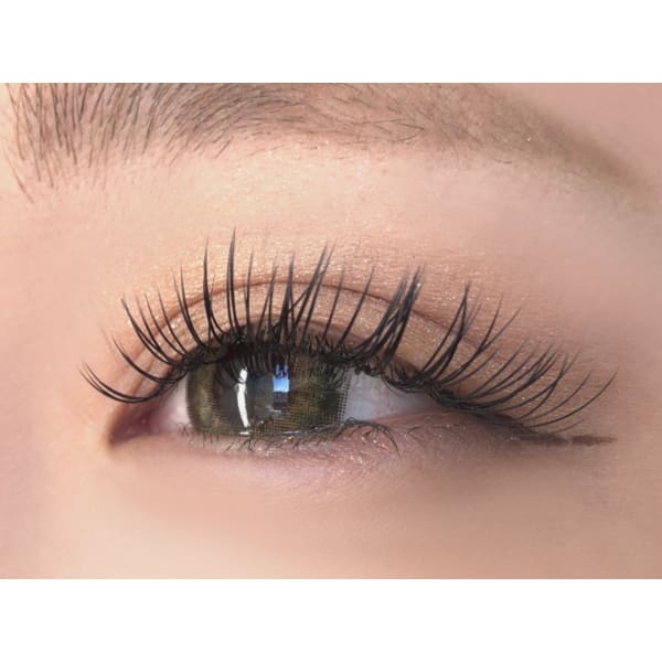 初回【オフ無料】濃さ太さを出し持続性良し◎フラットラッシュ130本