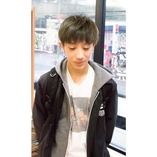 《平日限定》《男性限定》低刺激カラー+カット+眉カット　￥11000