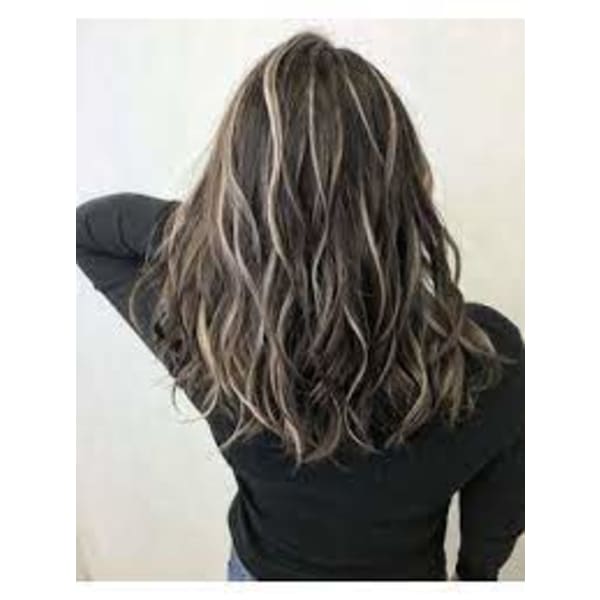 立体感ハイライト(ブリーチ込み) ￥16000【デザインカラー】