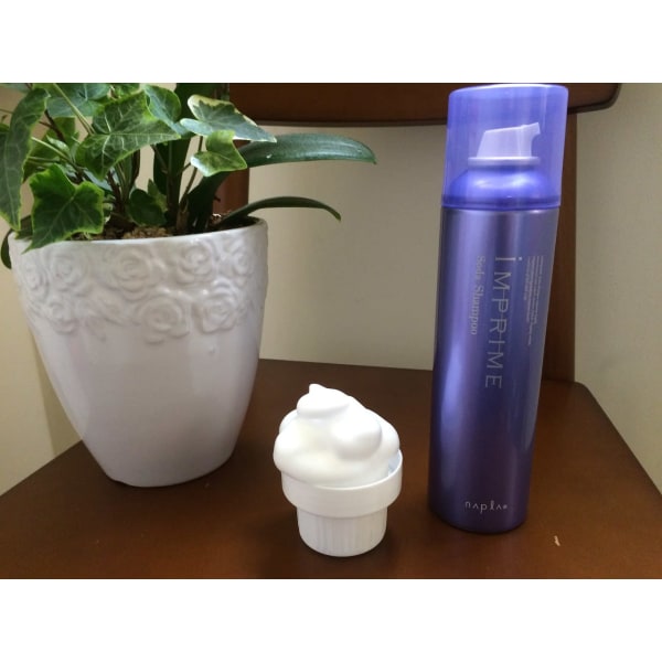 【毛穴までスッキリ♪】炭酸シャンプー＋カット                   ★3990円