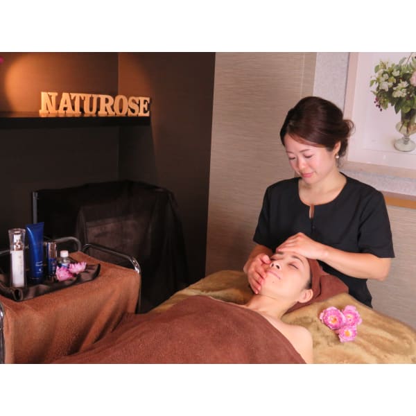 『初回限定』ナチュローズオリジナル小顔フェイシャル＜70分＞通常￥11,800→￥8,800