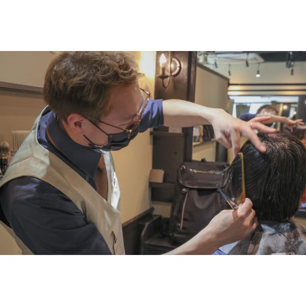 2回目以降の方⭐︎カット+ひげ脱毛+セルフホワイトニング　￥14900→¥11980