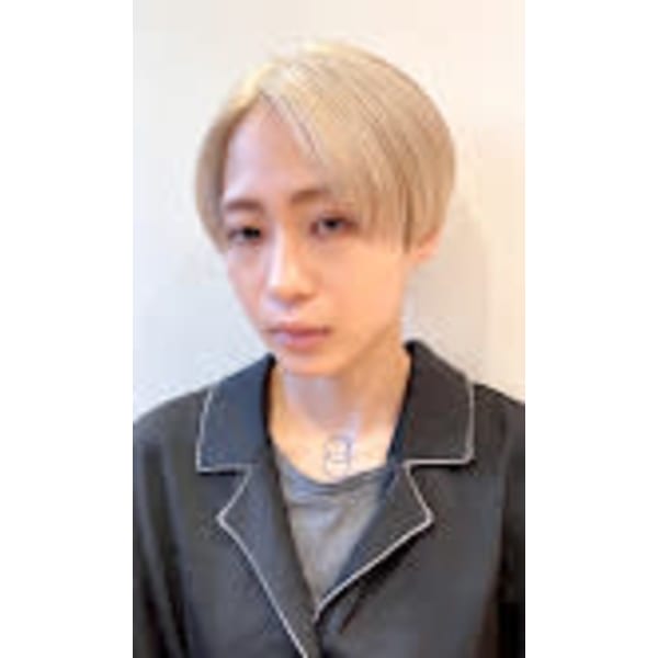 ケアブリーチ＋ケアカラー　￥19800～