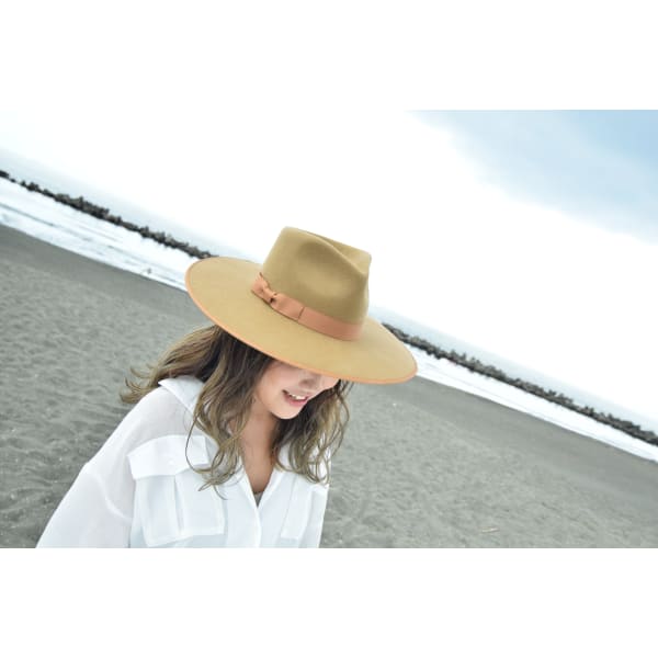 ≪LUCIS≫　カット+ヘアマニキュア￥9350