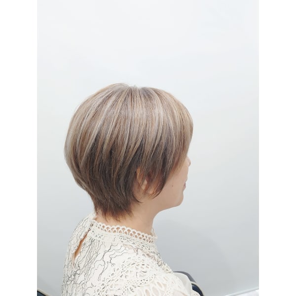 【おすすめ♪】カット+白髪ぼかしデザインカラー(全体)