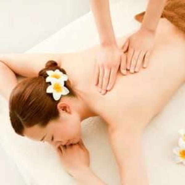 【選べる90分】 アロマオイルトリートメントorもみほぐし ヘッド&足湯付 